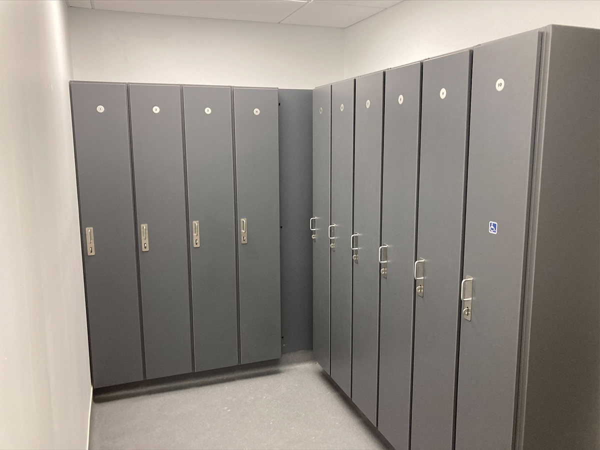 ae_eastonareahs_lockers7_1121